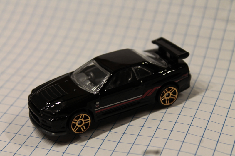 Illustration for article titled "Call Your Custom": Hot Wheels Trading/Customization Haul